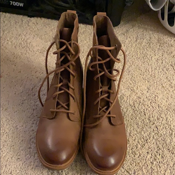 timberland sutherlin bay mid lace boot